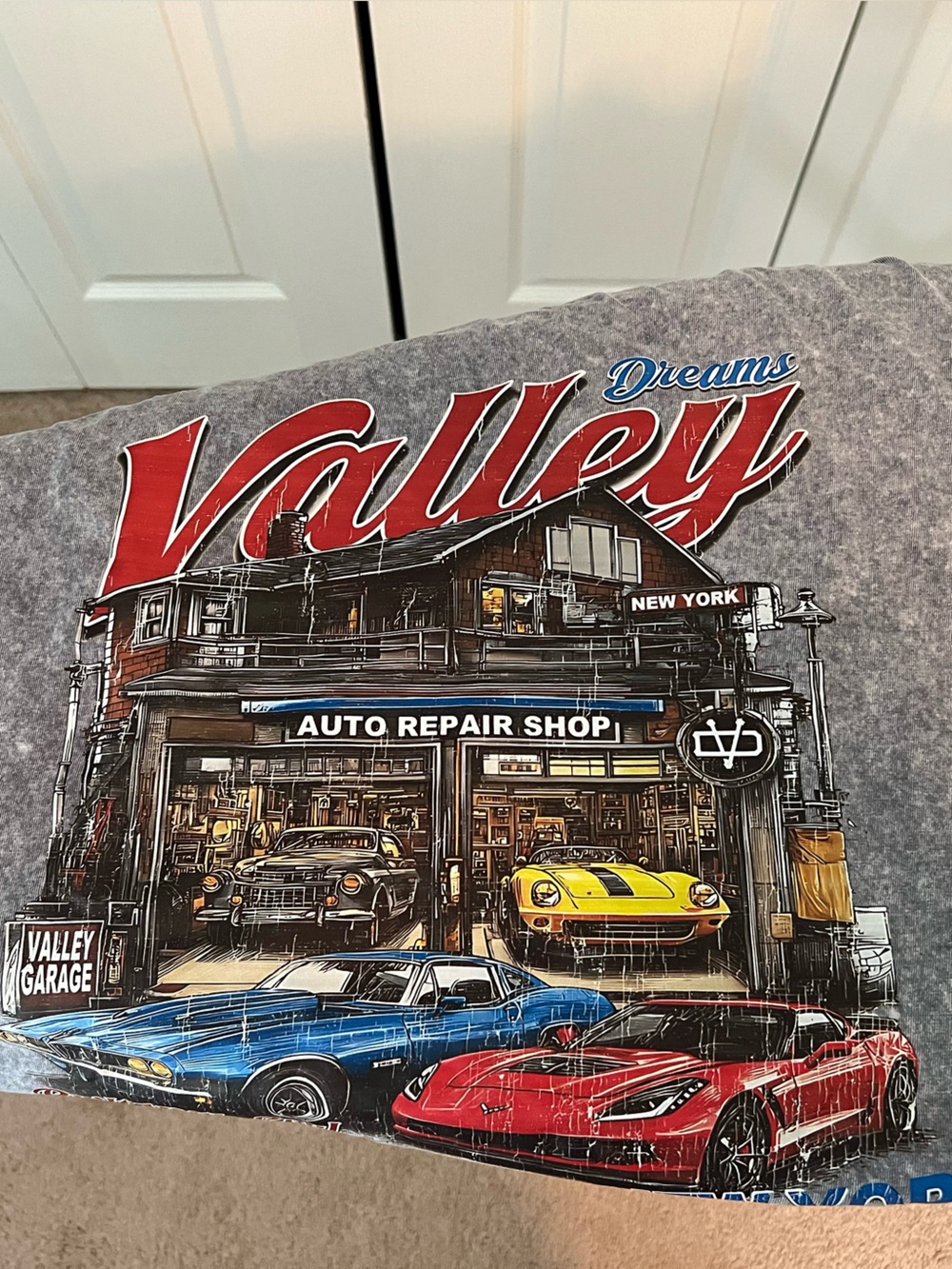 4x Valley Vintage Garage Car Graphic Tee - Gray with Red, Blue, Yellow Cars